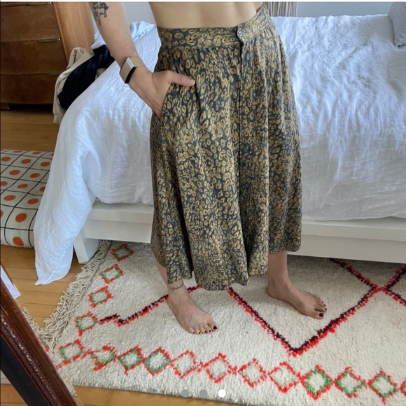 Aritzia Wilfred skirt size 2 - Picture 3 of 3